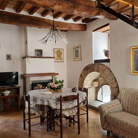 Ferienwohnung A Casa Di Cristina Gubbio Zimmer foto