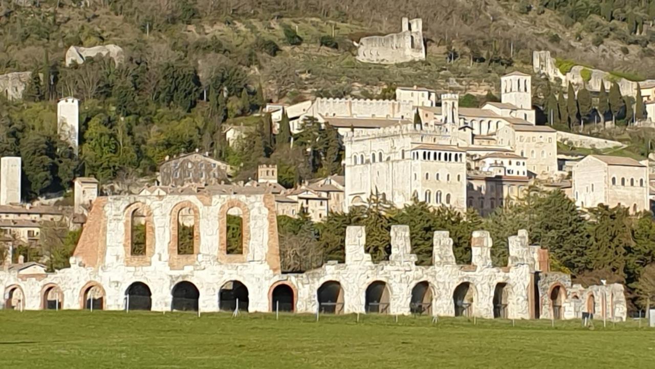 Ferienwohnung A Casa Di Cristina Gubbio Exterior foto